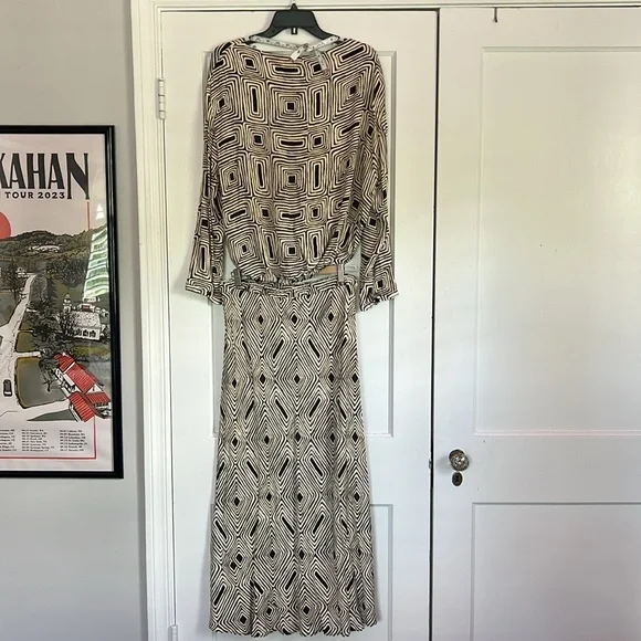 Zara Geometric Skirt and Blouse Two Piece - Picture 10 of 13